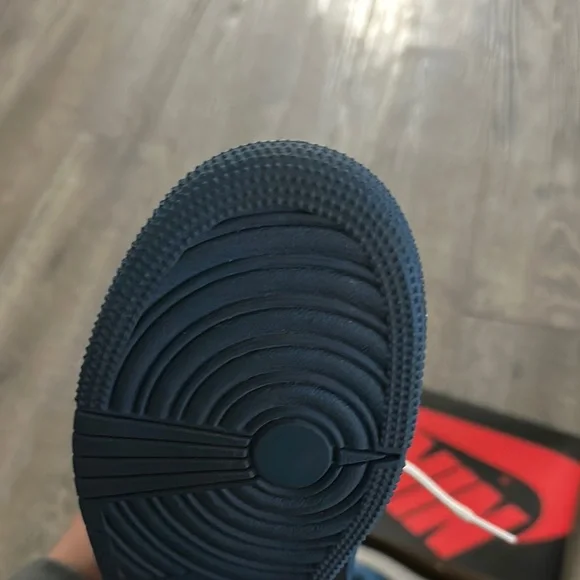 Nike Air Jordan 1 Retro High OG Blue Black Sneakers - Picture 3 of 12